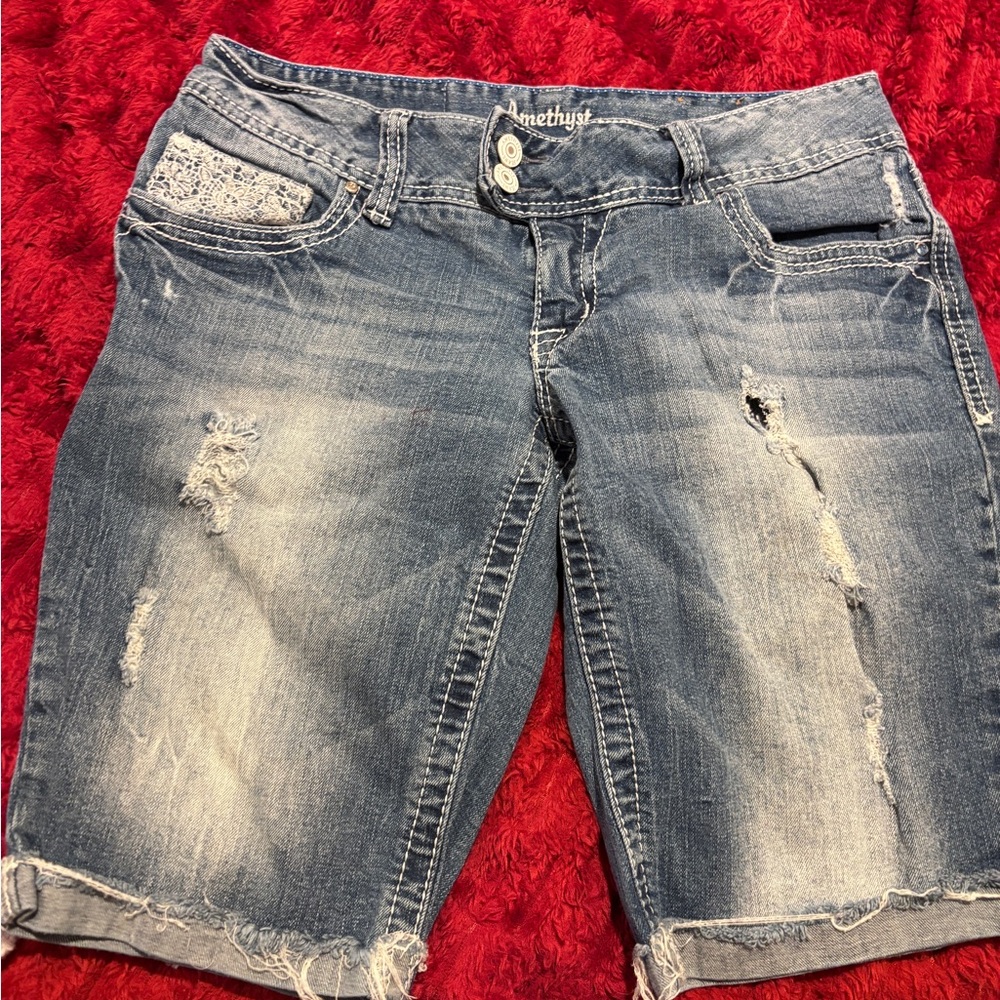 Amethyst Jeans Women's Distressed Denim Bermuda Shorts Embellished Pockets 32x11